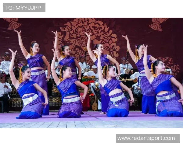 激情与灵魂的碰撞探寻弗拉门戈舞背后的文化魅力与艺术精神 激情与灵魂的碰撞探寻弗拉门戈舞背后的文化魅力与艺术精神